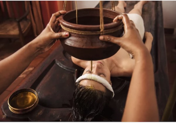 Shirodhara treatment
